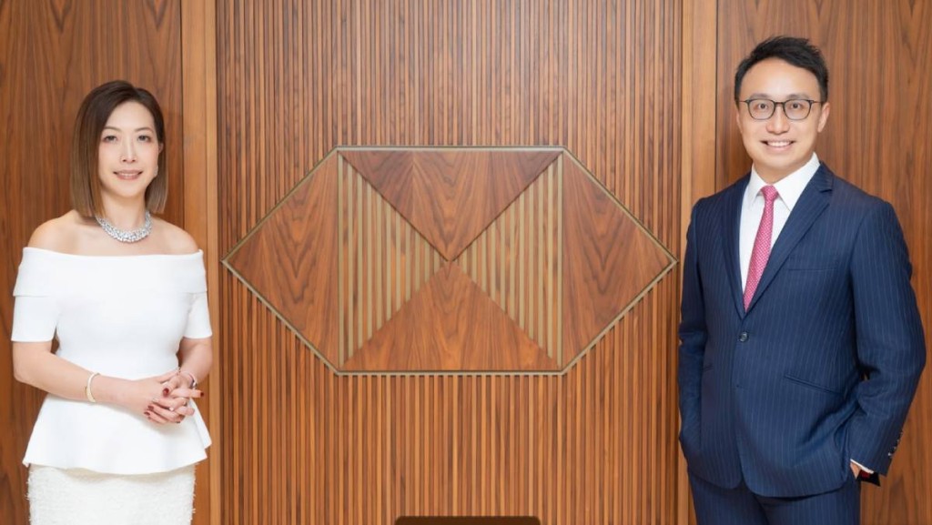 滙豐保險香港及澳門行政總裁曾珮珊; 滙豐保險香港及澳門首席產品業務總監歐睿暉
