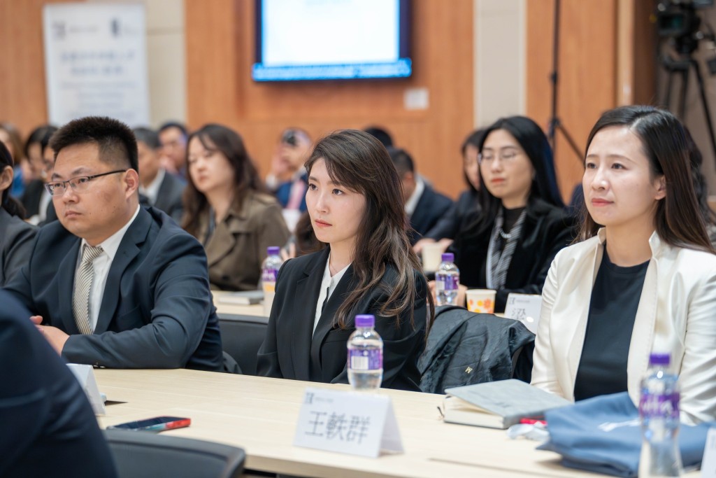 學員反映，透過與香港法律業界不同人士動交流及案例研討，令他們對香港普通法系統「有了直觀而深刻的了解」。