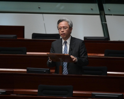 羅智光表示,公務員被捕後會停職,即使被捕人士拒絕保釋。