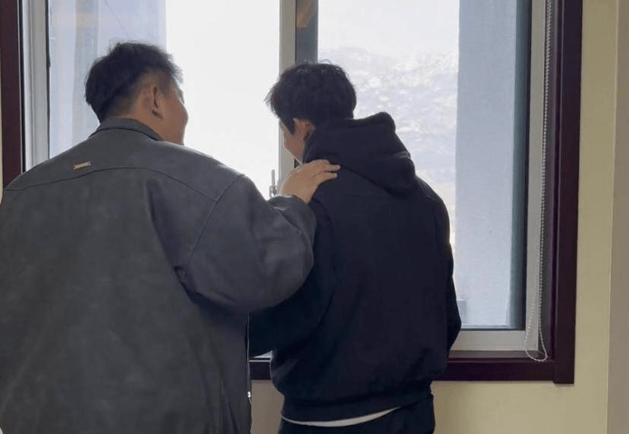 姜甲儒成功和家人重逢。潮新聞