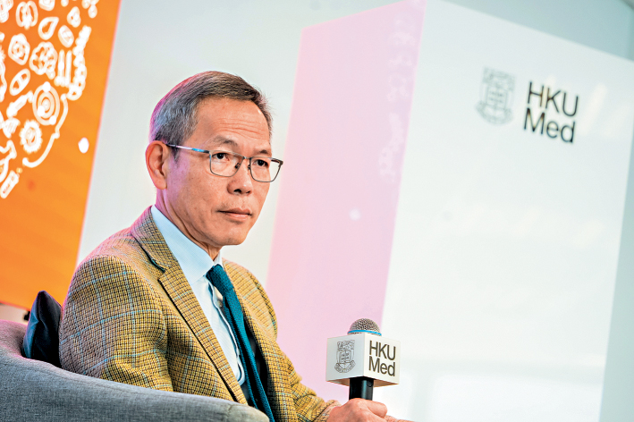 港大醫學院院長劉澤星希望政府不要削減科研經費。