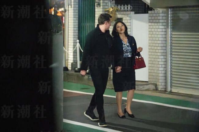 廣瀨惠被拍到與外籍男子牽手同行。網上圖片