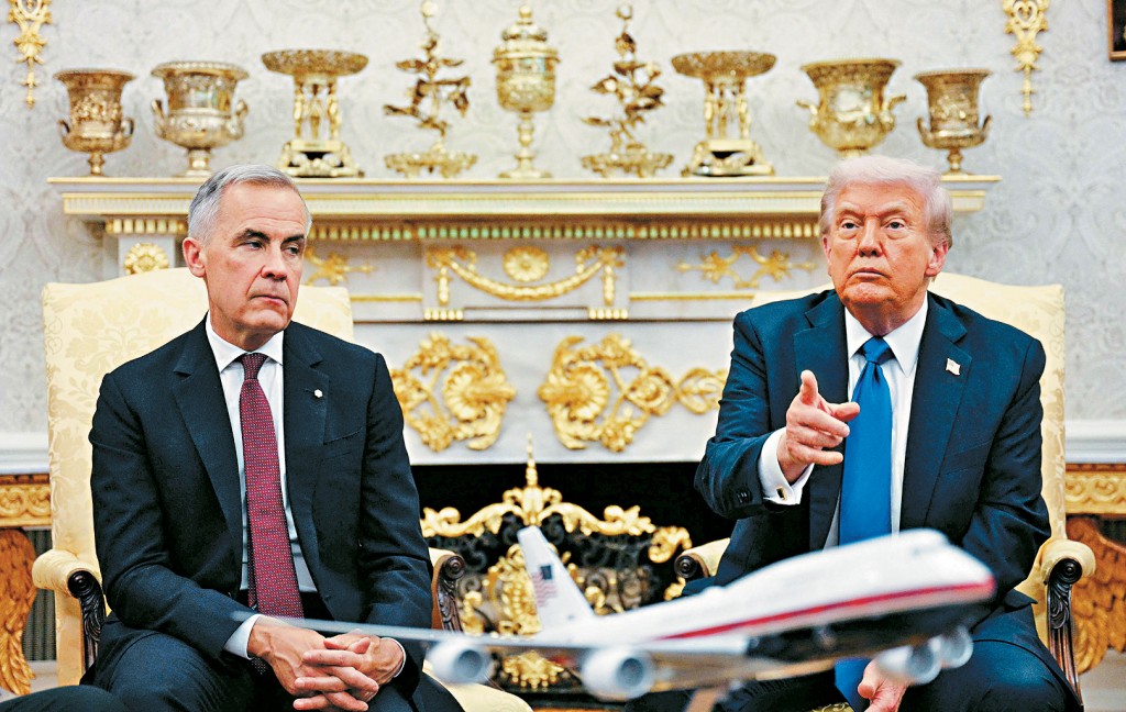 特朗普早前在白宮會見到訪的加拿大總理卡尼。 特朗普早前在白宮會見到訪的加拿大總理卡尼。