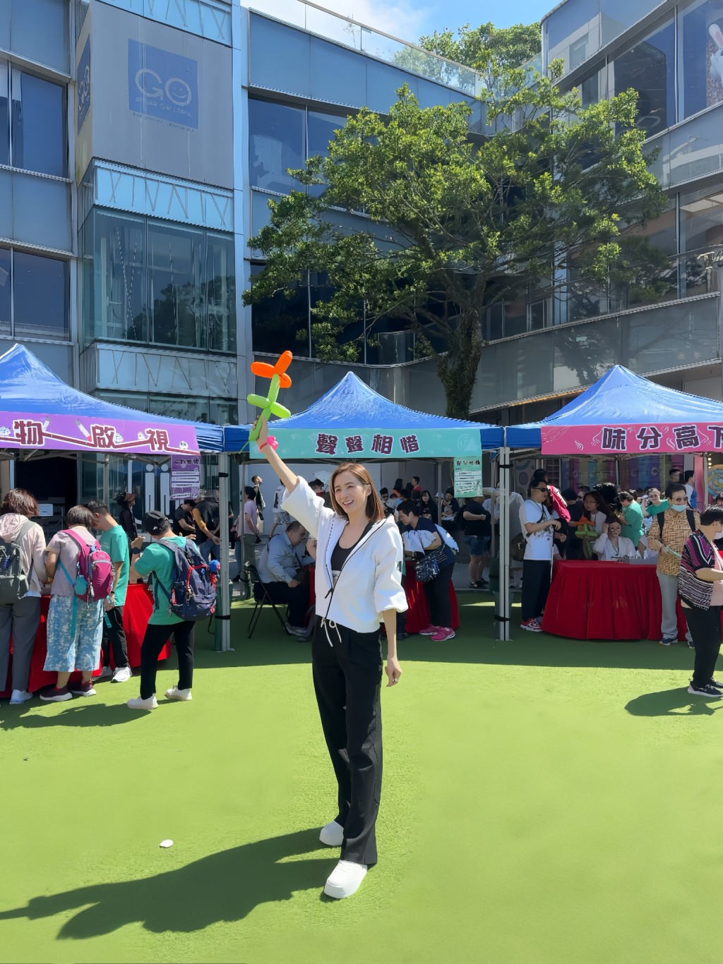  Jessie悉心照顧兒子，絕不代表她從此引退娛樂圈。