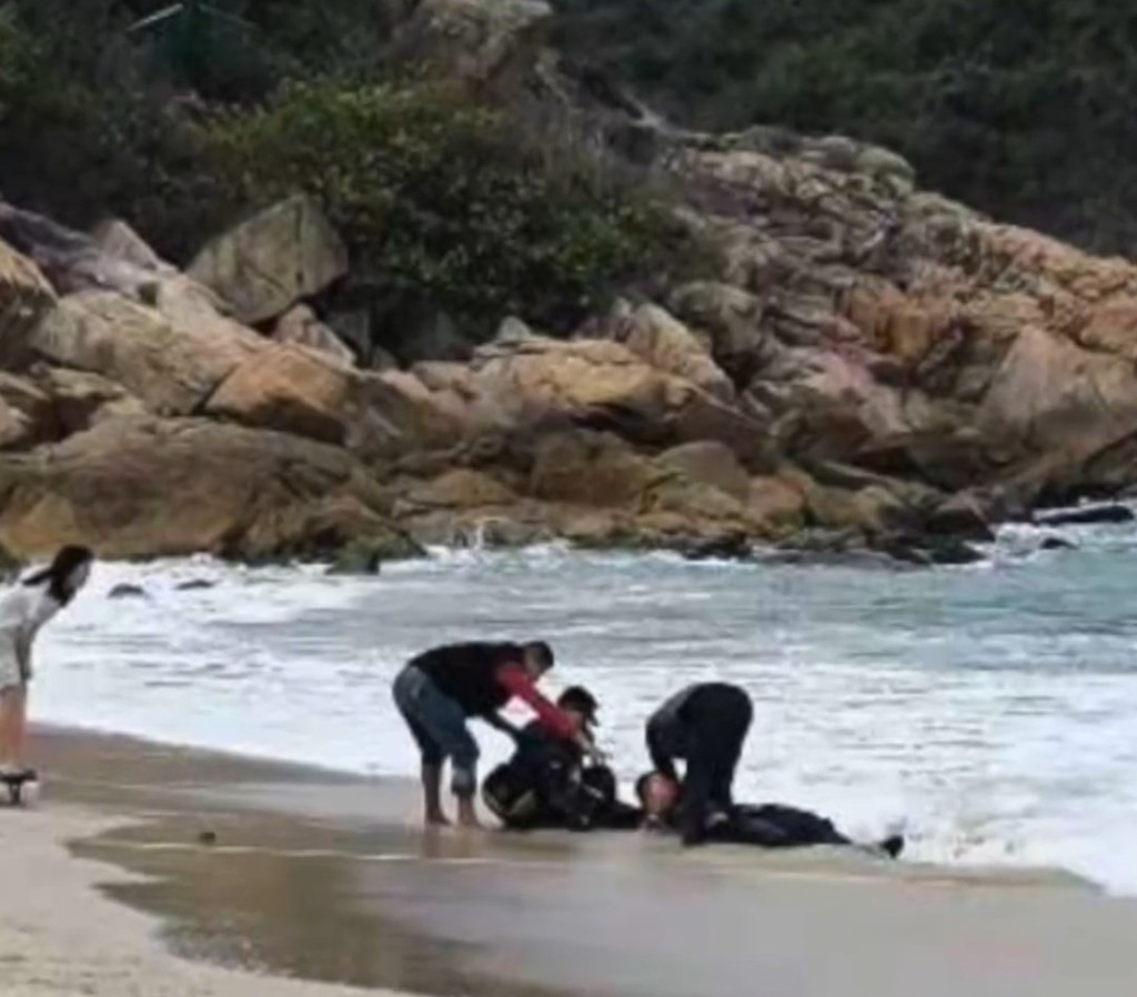 網上流傳墮地男子接受急救的情況。