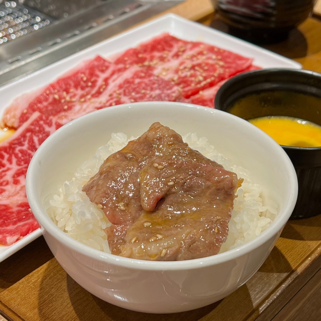 一般人以為吃放題時，白飯是多餘的，但日本傳媒實測後，發現白飯有助提升食慾。(FB@燒肉Like香港)