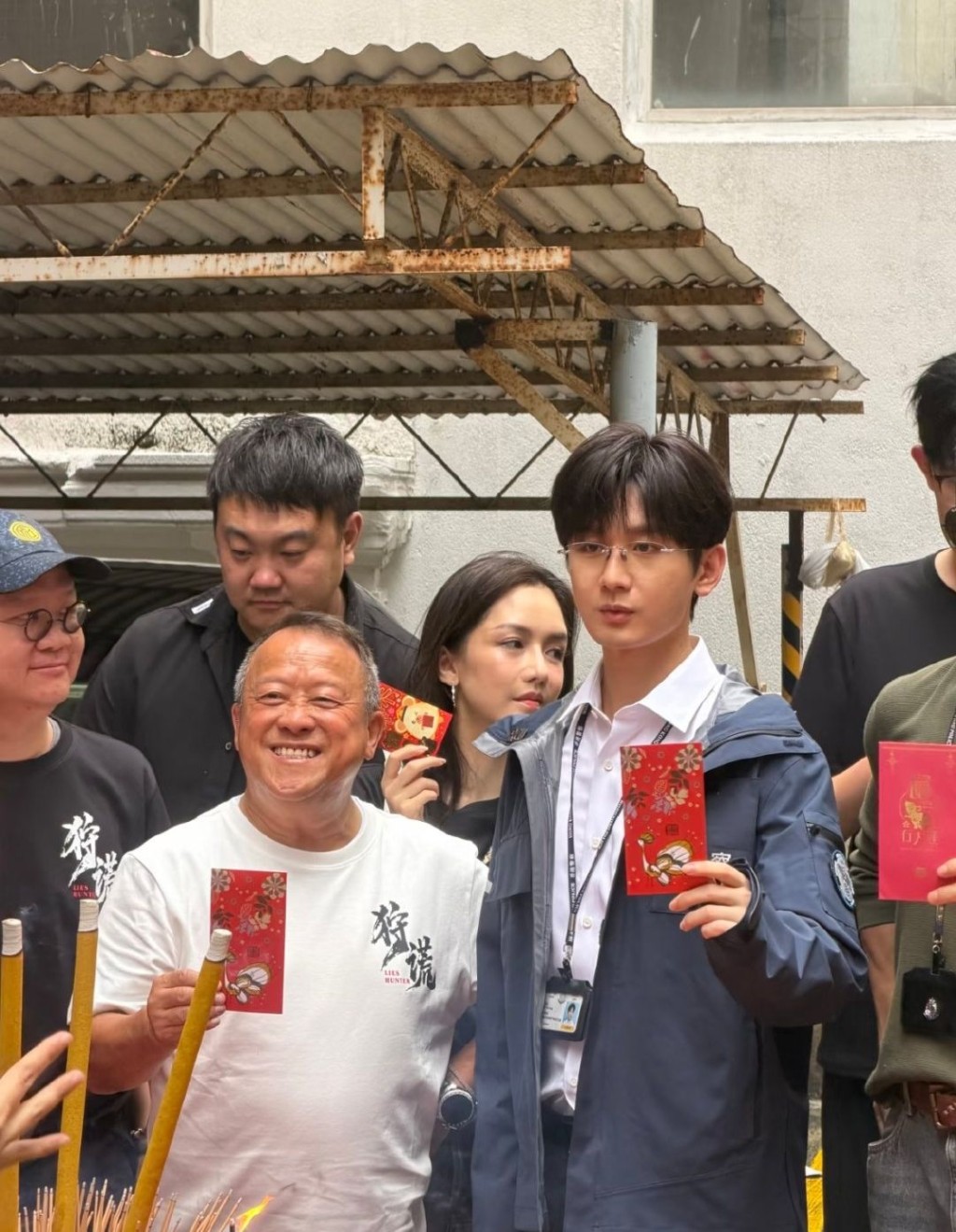 成毅站在曾志偉身旁,可見受重視程度。 成毅站在曾志偉身旁,可見受重視程度。
