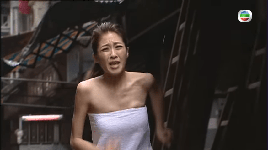 陈敏之在TVB剧《怒火街头》的经典一幕。