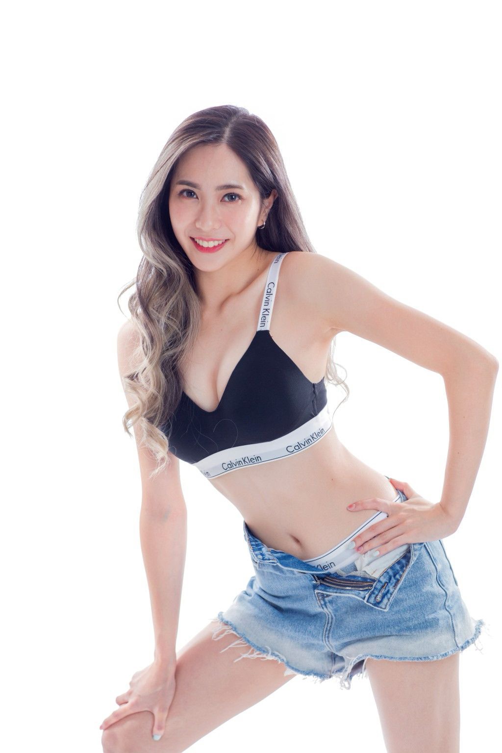Lenna T.除了跳舞勁,身材亦相當好! Lenna T.除了跳舞勁,身材亦相當好!