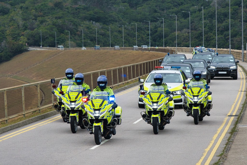 每当有国家政要或国际组织要员来港，警方都会出动警队护送组专责护送任务。