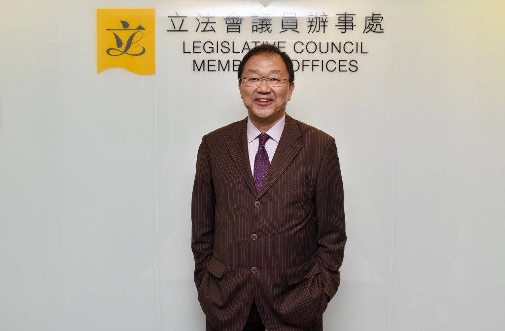 黃錦輝早前發聲明,指其涉及的交通事件為社會及立法會帶來困擾,經過慎重考慮,決定即日起辭去立法會的所有職務。資料圖片 黃錦輝早前發聲明,指其涉及的交通事件為社會及立法會帶來困擾,經過慎重考慮,決定即日起辭去立法會的所有職務。資料圖片