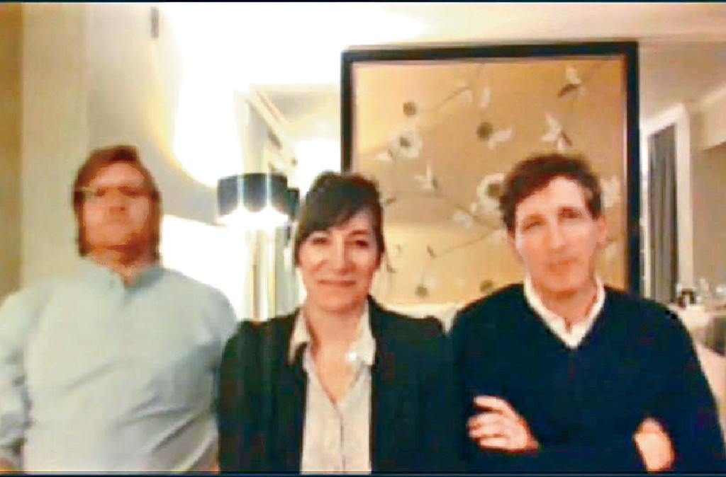 ■趙婷（右圖）獲獎後表現興奮。