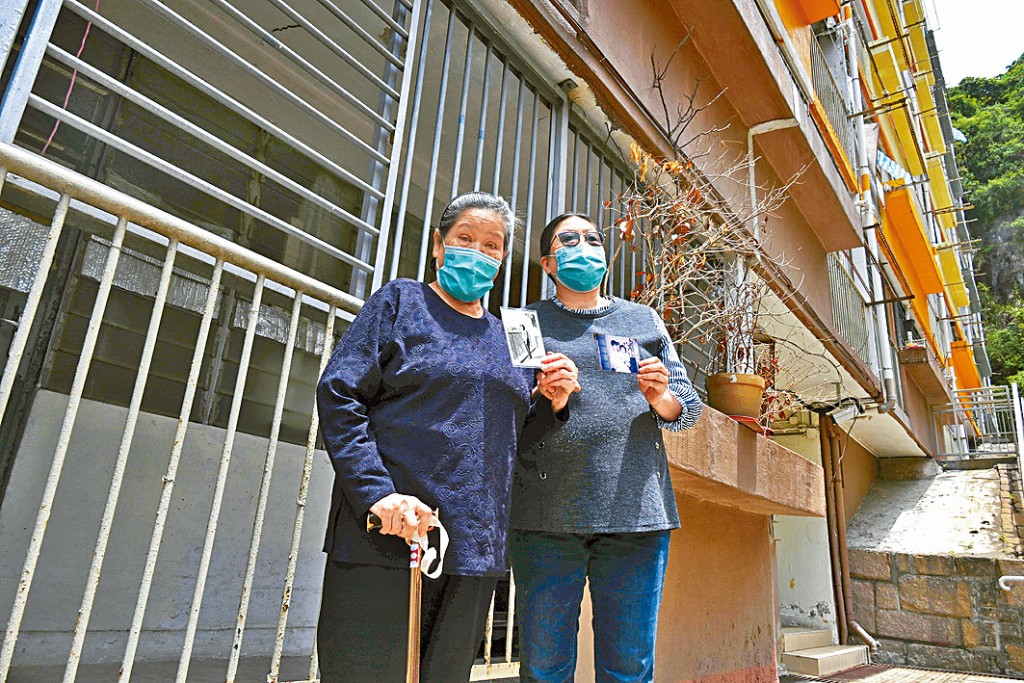 明華大廈居民譚鳳玲憶述當年情懷。