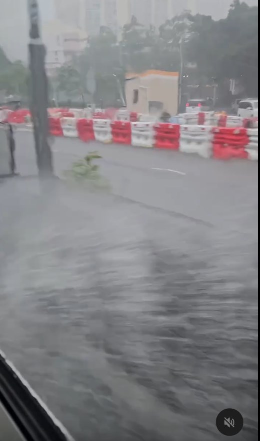 網民:橫風橫雨,又水浸......我成對鞋濕X晒。 mkhsketch @Threads截圖 網民:橫風橫雨,又水浸......我成對鞋濕X晒。 mkhsketch @Threads截圖