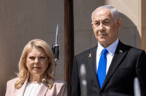 2025年7月，薩拉陪伴丈夫內塔尼亞胡官式訪問美國。法新社