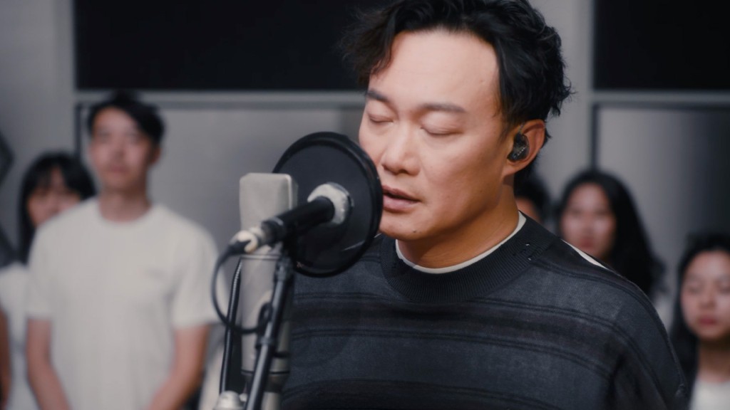 陳奕迅笑稱是次企劃是攞苦嚟辛。 陳奕迅笑稱是次企劃是攞苦嚟辛。