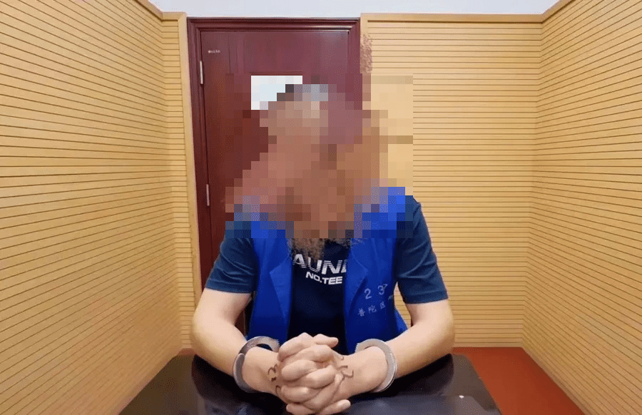 先後敲詐四間火鍋店非法獲利2000餘元,涉案男子已被刑事拘留。 先後敲詐四間火鍋店非法獲利2000餘元,涉案男子已被刑事拘留。