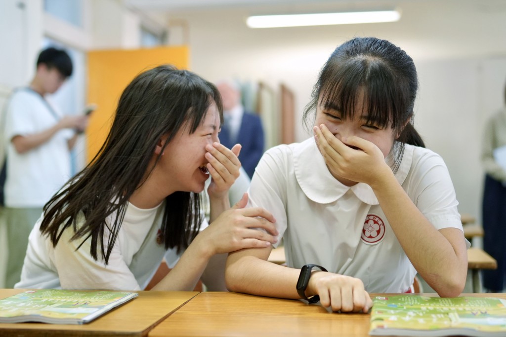 天文台今日（12日）表示，一道廣闊低壓槽會在隨後一兩日靠近華南沿岸。