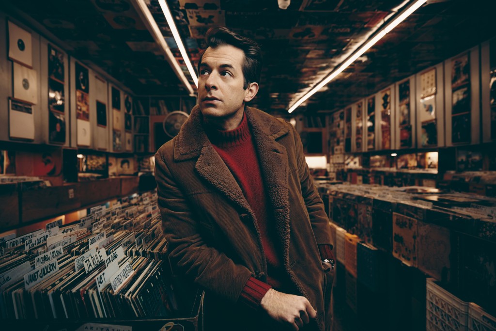 自小熱愛音樂的Mark Ronson,多年來獲獎無數,當中包羅奧斯卡獎項及七座格林美獎項。 自小熱愛音樂的Mark Ronson,多年來獲獎無數,當中包羅奧斯卡獎項及七座格林美獎項。