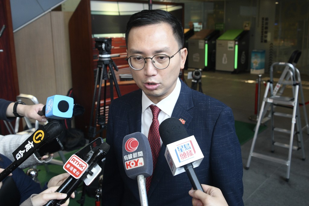 李镇强。陈浩元摄