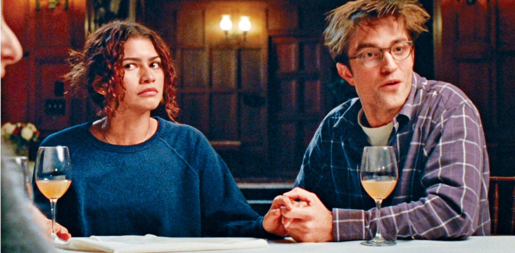 Zendaya的角色自爆曾想在校内进行大屠杀，此剧情安排遭枪击案受害者遗属抗议。