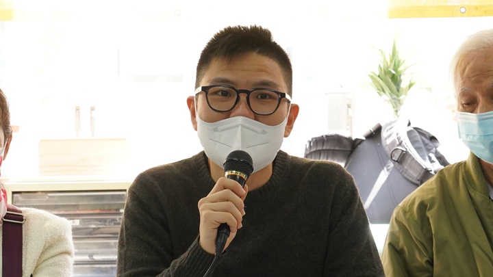 連瑋翹指近日有街坊反映未能購買退燒藥「看門口」或導致「信心危機」。資料圖片