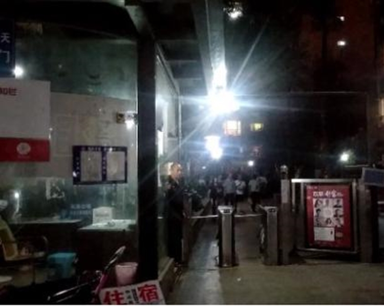 舉報人高先生由甘肅到成都旅遊。網圖