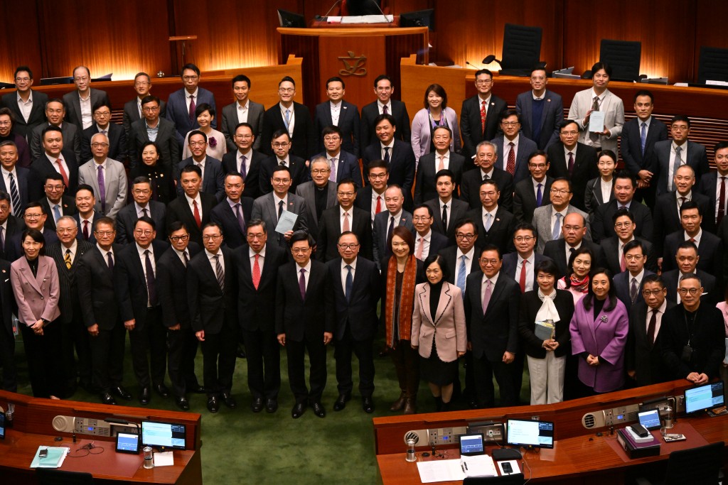 立法會現時亦有多名年過七十的「老將」。