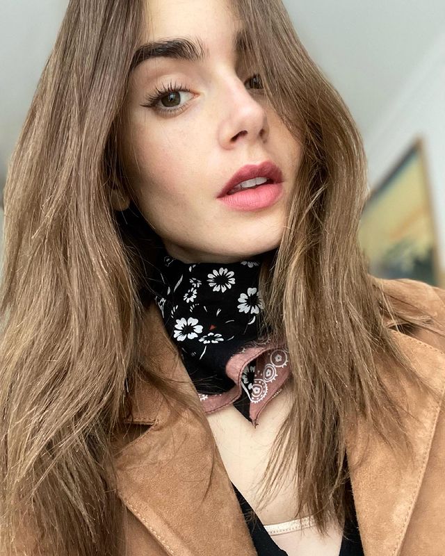 Lily Collins未知會否盛裝出席。