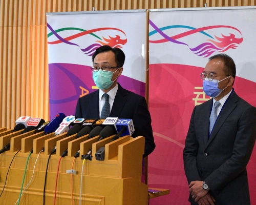 政制及內地事務局局長聶德權 , 入境事務處處長曾國衛。資料圖片