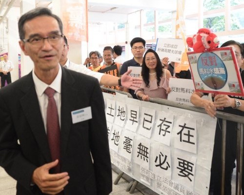 團體向土地小組請願