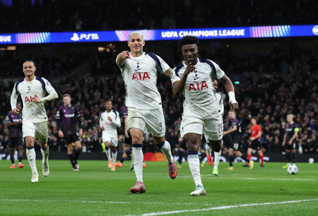 熱刺3：0布拉格斯拉維亞。路透社