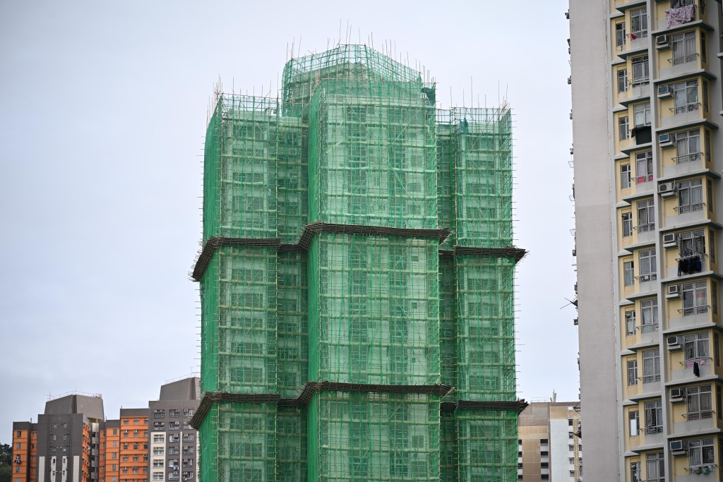 同樣由「鴻毅」負責工程的牛頭角安基苑今日舉行業主大會，主要講解外牆維修工程。