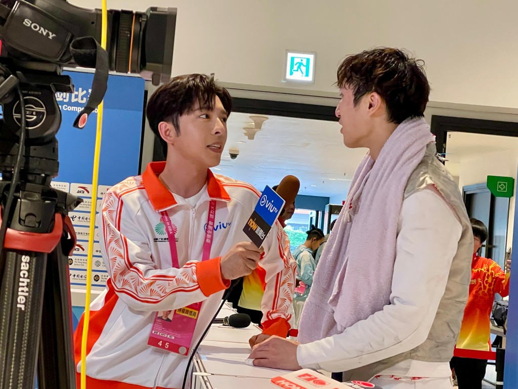 Edan賽後突然出現訪問蔡俊彥。徐嘉華攝 Edan賽後突然出現訪問蔡俊彥。徐嘉華攝