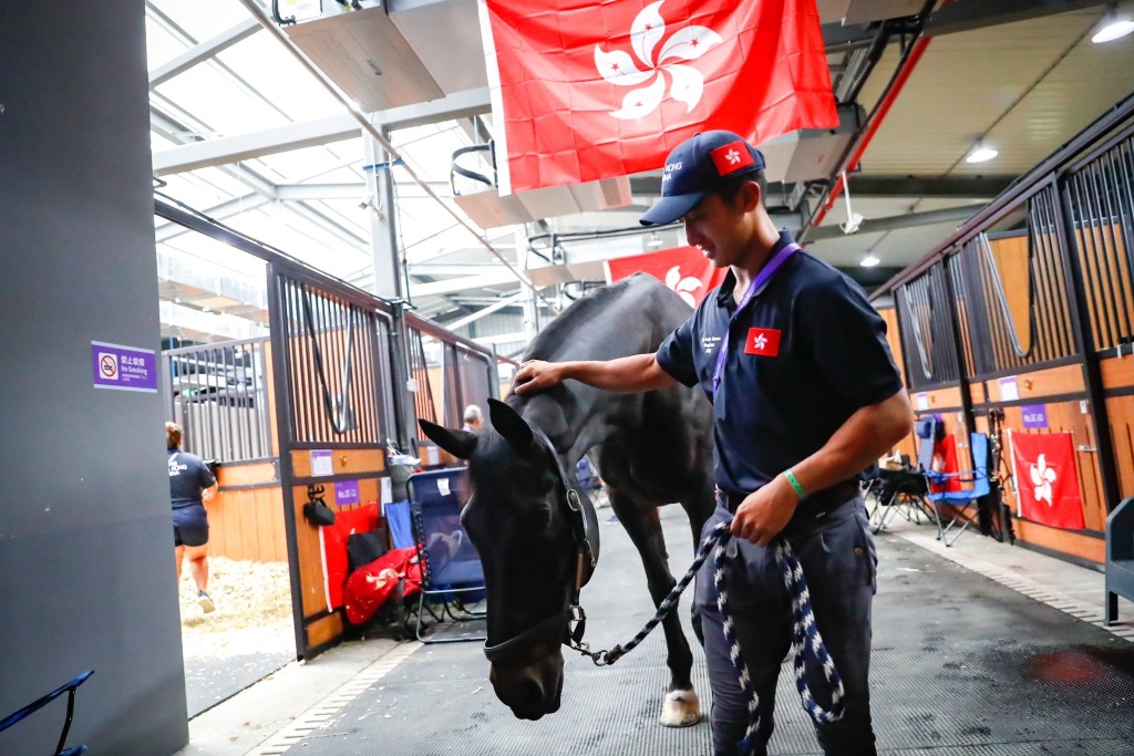 馬會馬術隊騎手及馬匹早前已陸續抵達杭州桐廬馬術中心，備戰今日開始的亞運會馬術賽事。