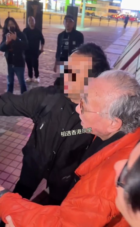 盧海鵬面對粉絲要求合照也無力應付。 盧海鵬面對粉絲要求合照也無力應付。