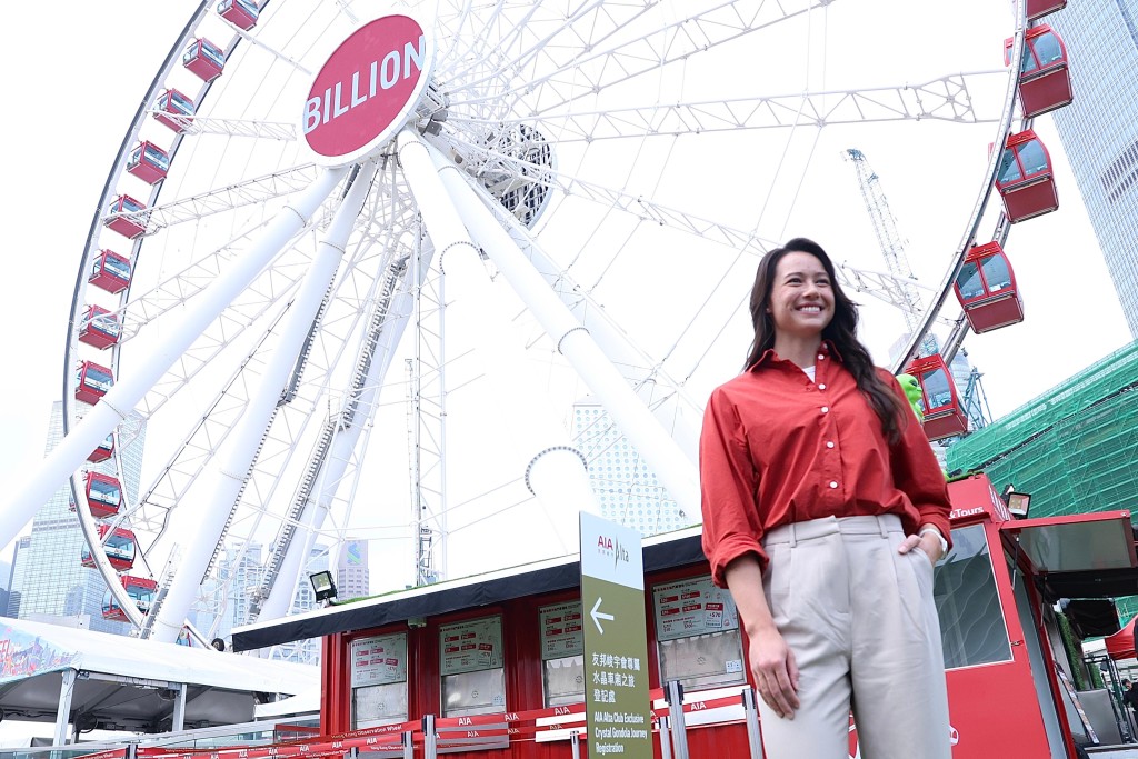 Siobhan今日出席摩天轮的活动，她笑称自己没有畏高，多年前曾跟家姐搭过香港的摩天轮。徐嘉华摄