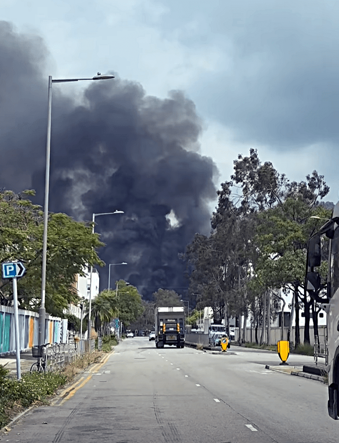 大埔工業邨 一回收場爆炸。fb：大埔 TAI PO