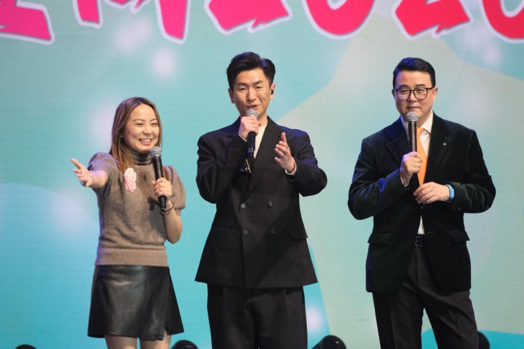   马贯东出席在荃湾举行的除夕倒数活动。