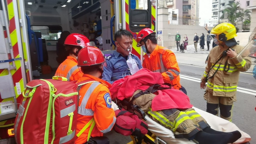 一名消防员受伤送院。