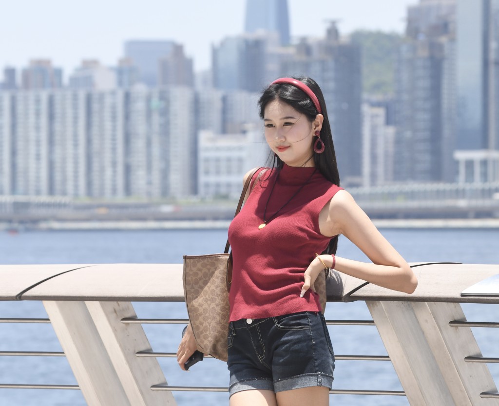 何君健攝 何君健攝