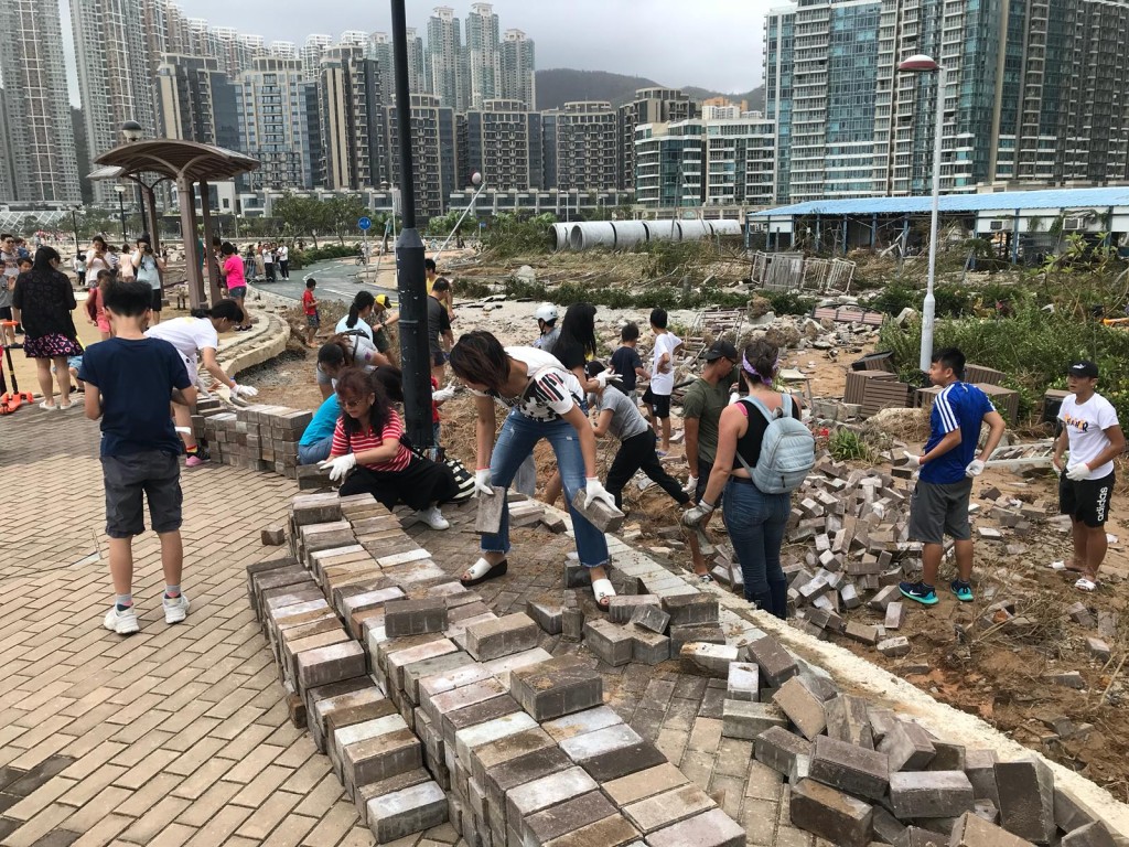 義工到將軍澳協助清理。