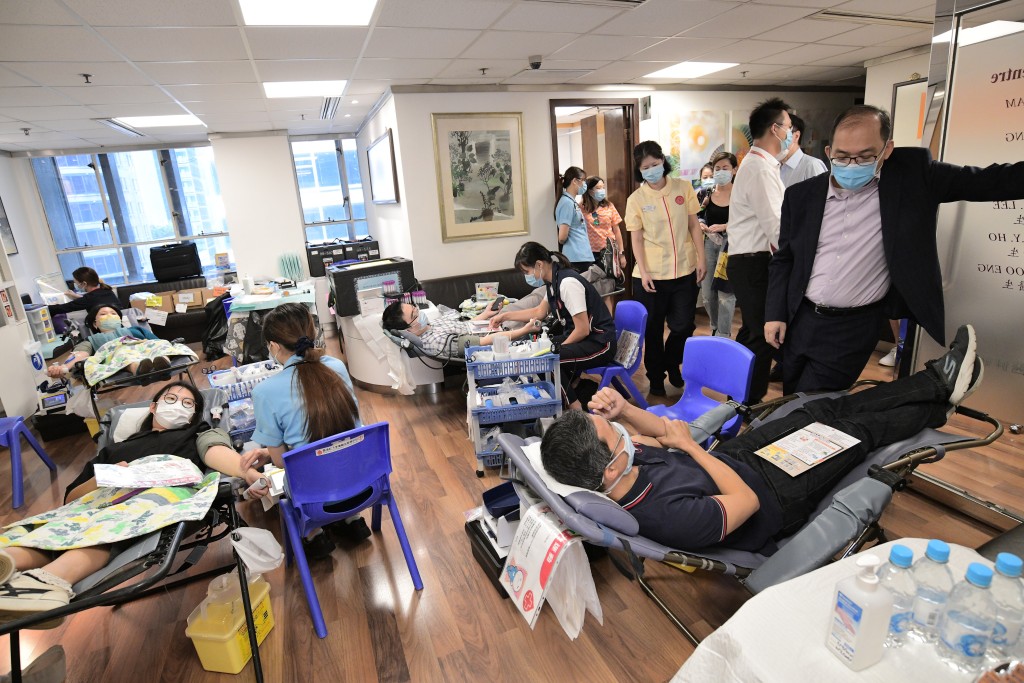國際認可的專業血液服務認證機構去年為中心進行營運審核後,建議修訂捐血者指引。 國際認可的專業血液服務認證機構去年為中心進行營運審核後,建議修訂捐血者指引。