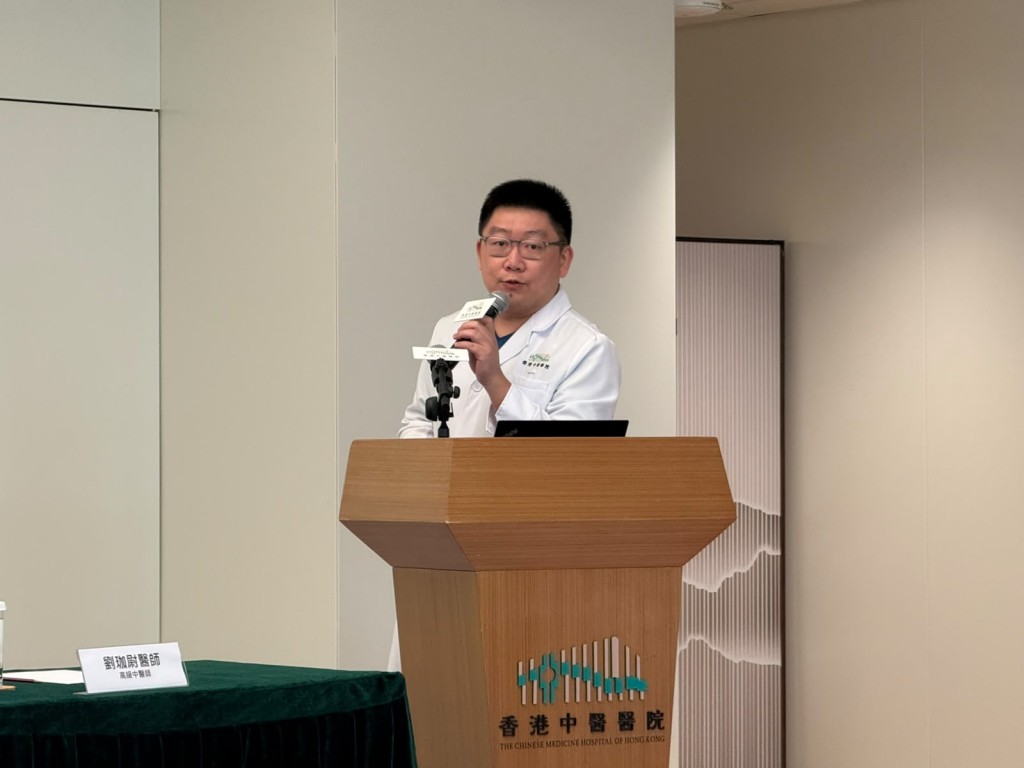 劉珈尉提到，醫院處理面癱專病服務時，會優先考慮病人是否有急性中風情況。伍萬庭攝