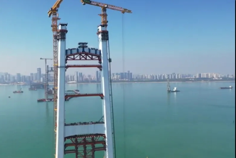 廈金大橋廈門段主塔封頂,預留台灣金門段接口。 廈金大橋廈門段主塔封頂,預留台灣金門段接口。