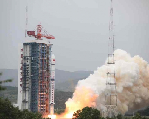 太原卫星发射中心用长征四号乙运载火箭成功将资源三号03星送入预定轨道。新华社