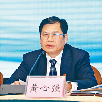 ■广东茂名市政协主席黄心强溺水身亡。