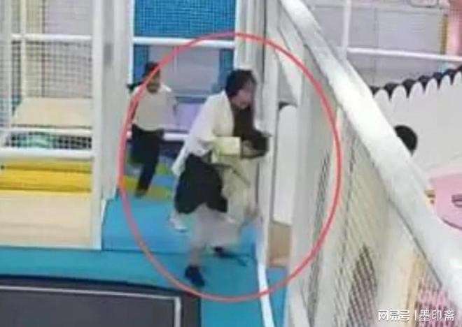 死者母親企圖搶救但失敗。 死者母親企圖搶救但失敗。