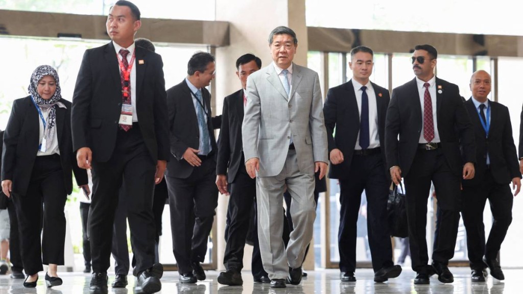 何立峰率團到大馬吉隆坡與美國代表商討貿易問題。路透社