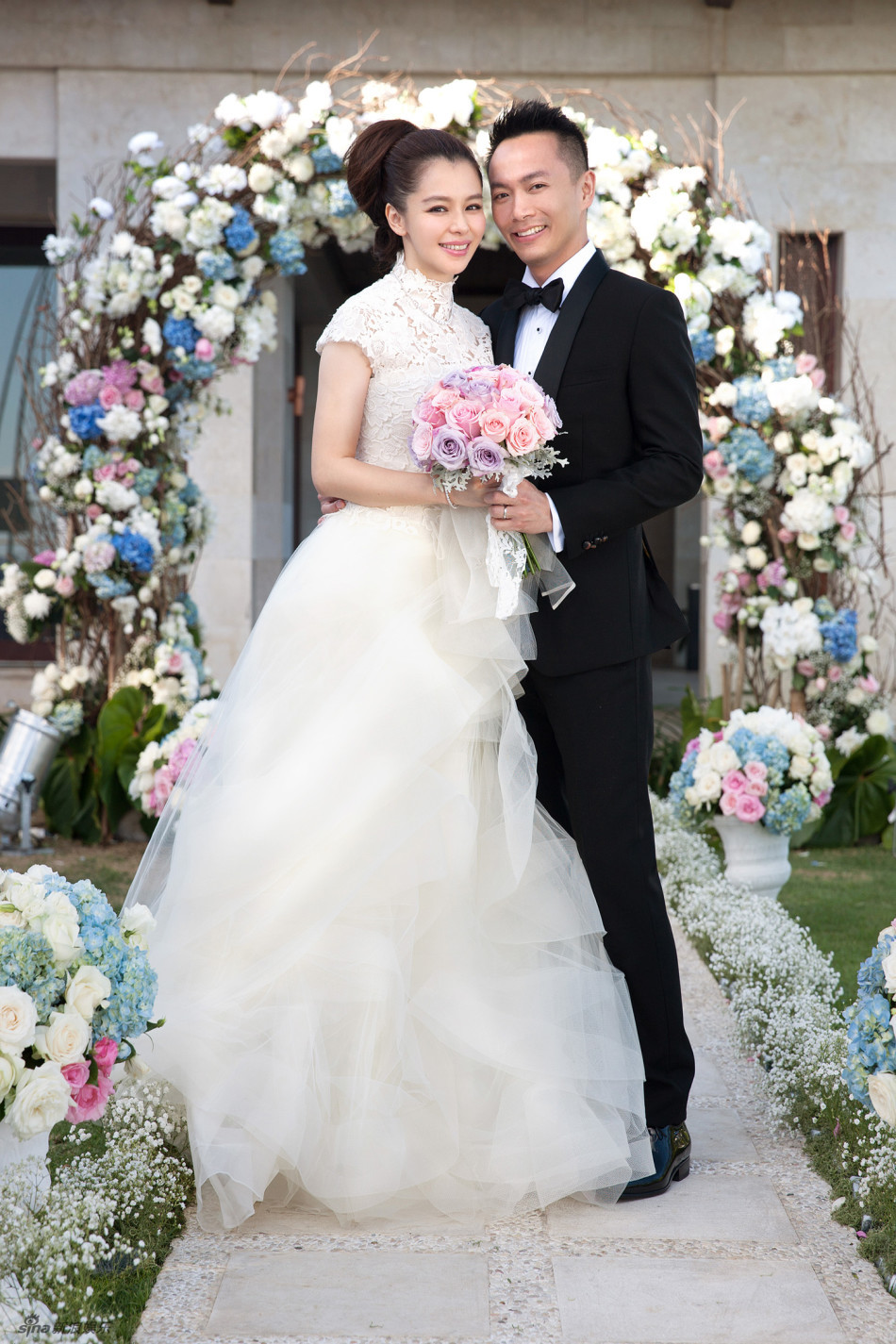 徐若瑄2014年与李云峰结婚，当时被指「嫁入豪门」。